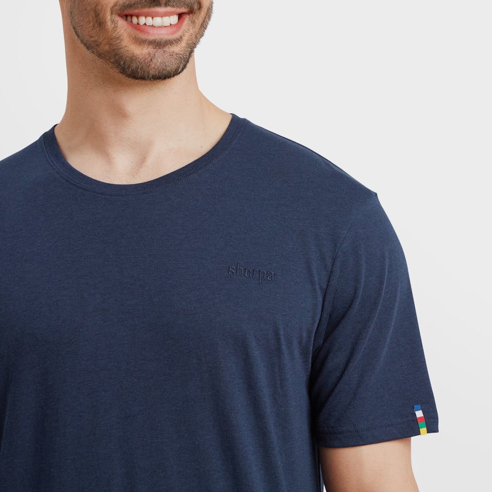 Sherpa Men's Bali Tee Tummansininen 04