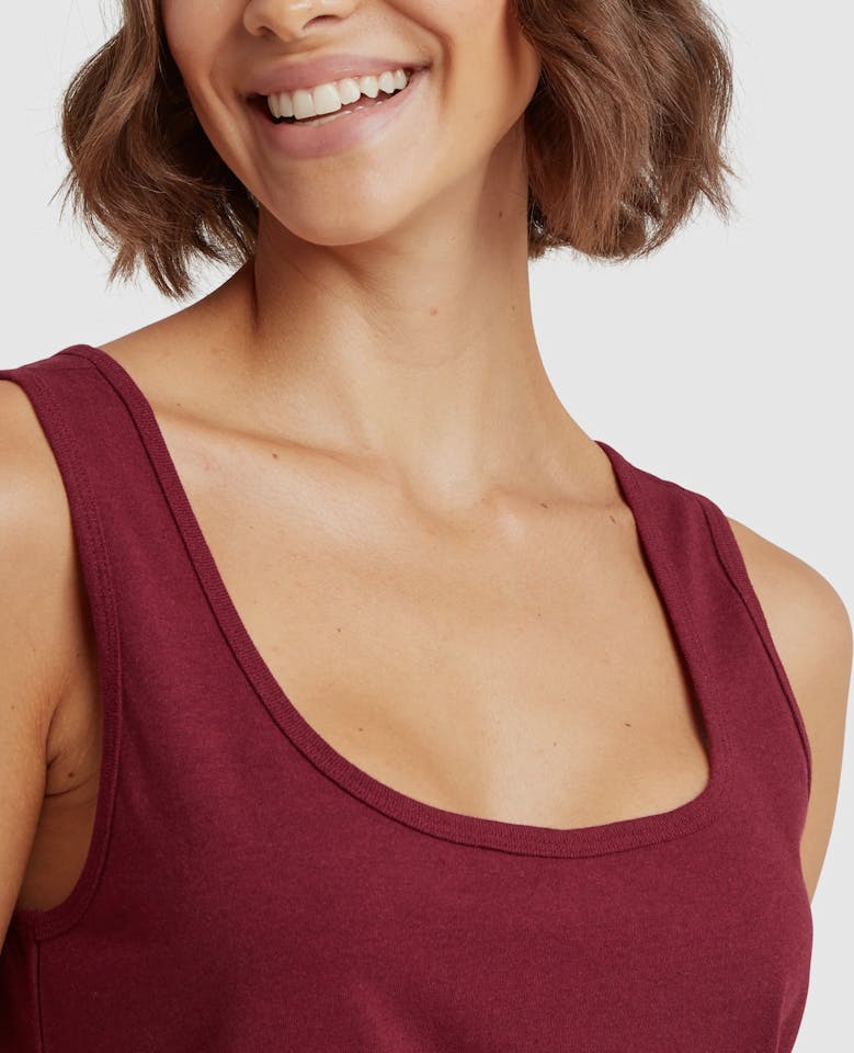 Sherpa Women's Jutnu Scoop Tank Wine 06