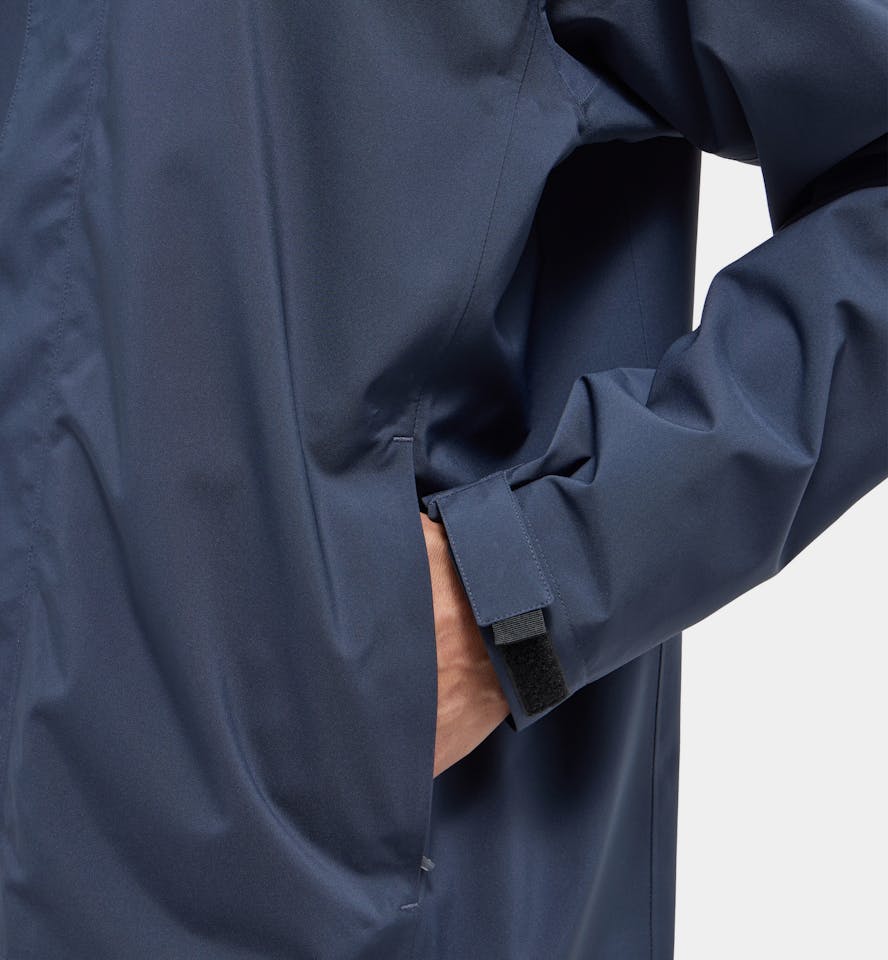 Merrell Men's Moab 3 GTX & Haglöfs Breeze Proof Jacket Musta 25