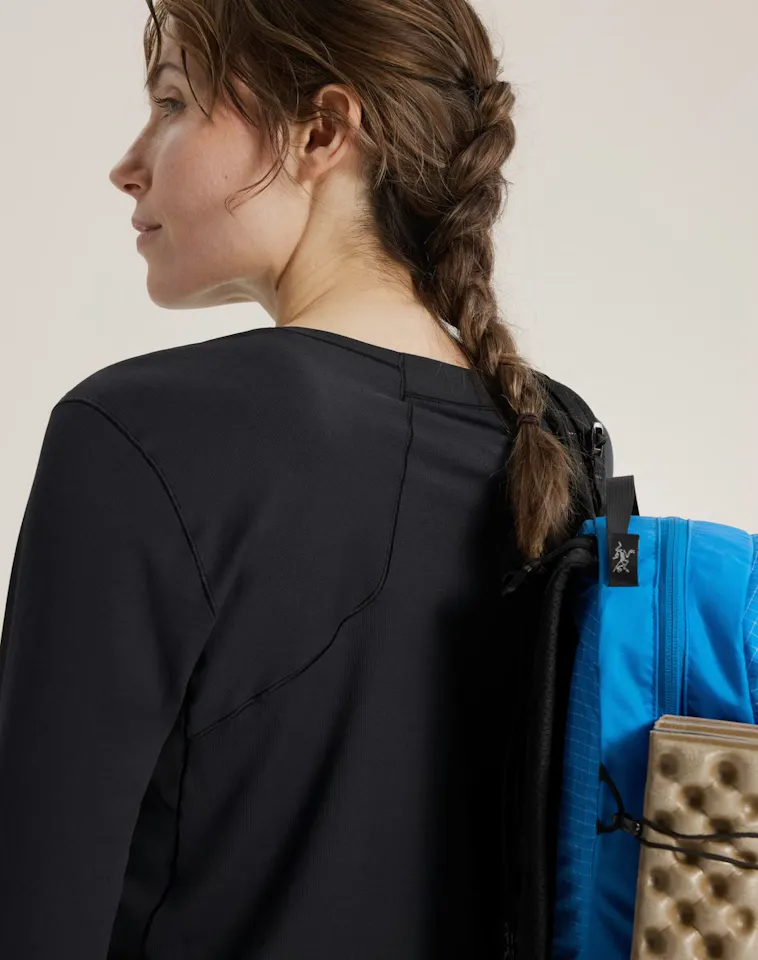 Arc'teryx Sunna Crew LS Women`s Musta 07