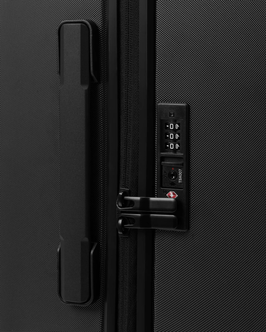 DB Ramverk Check-in Medium Musta 07