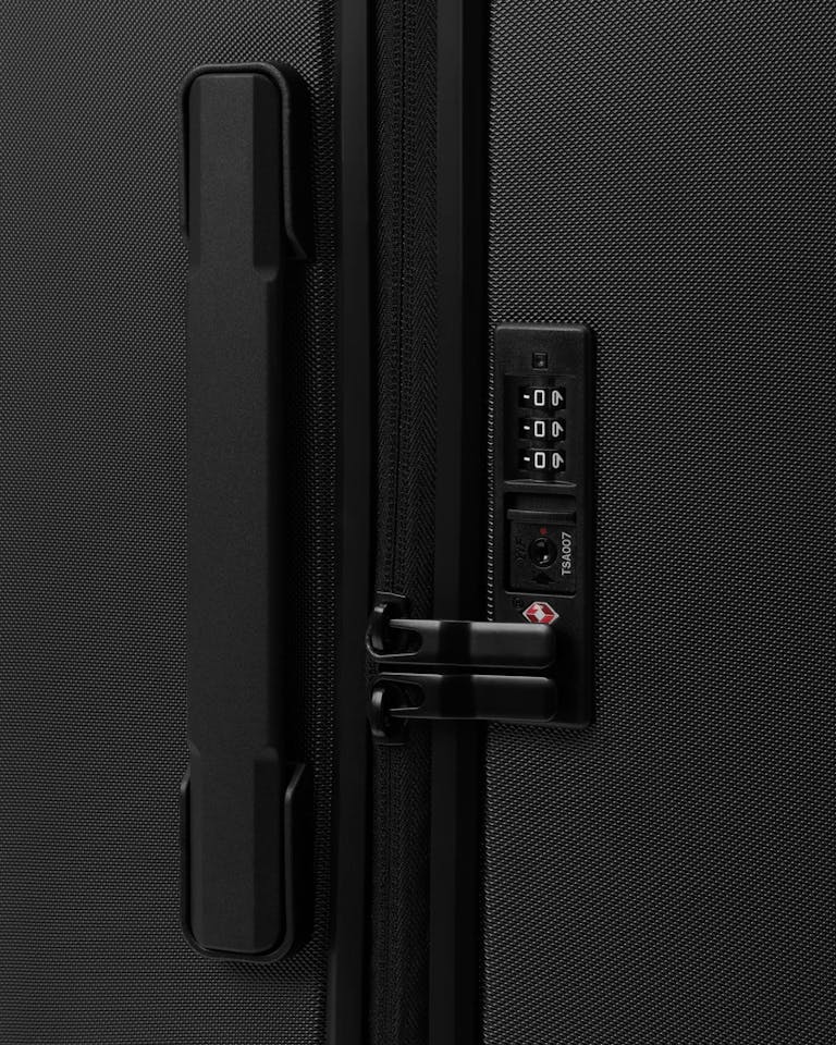 DB Ramverk Check-in Medium Musta 07