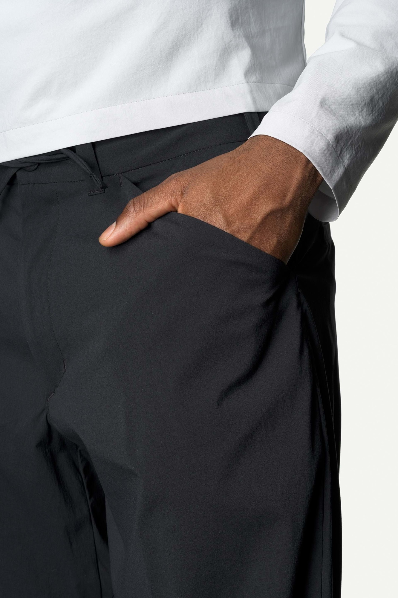 Houdini Men's Wadi Pants Musta 02