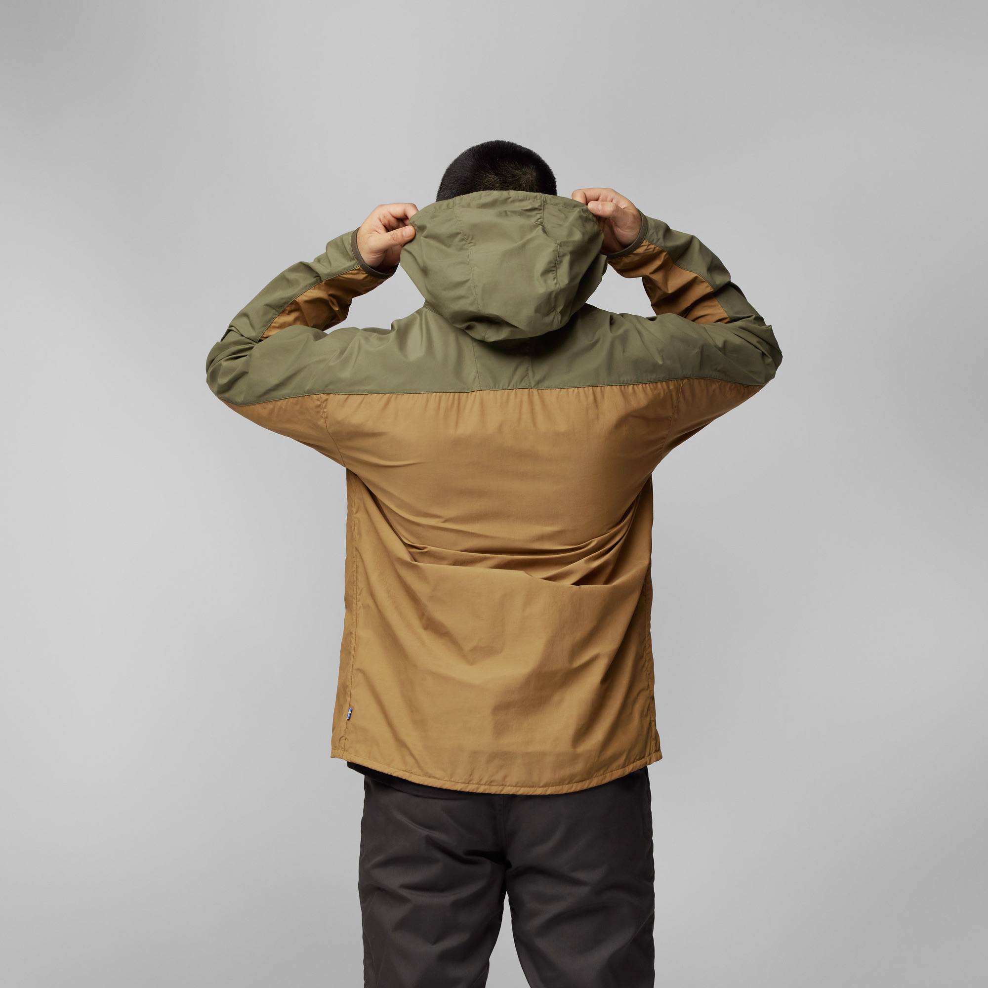 Fjällräven Men's High Coast Wind Jacket Chalk/Fossil 04
