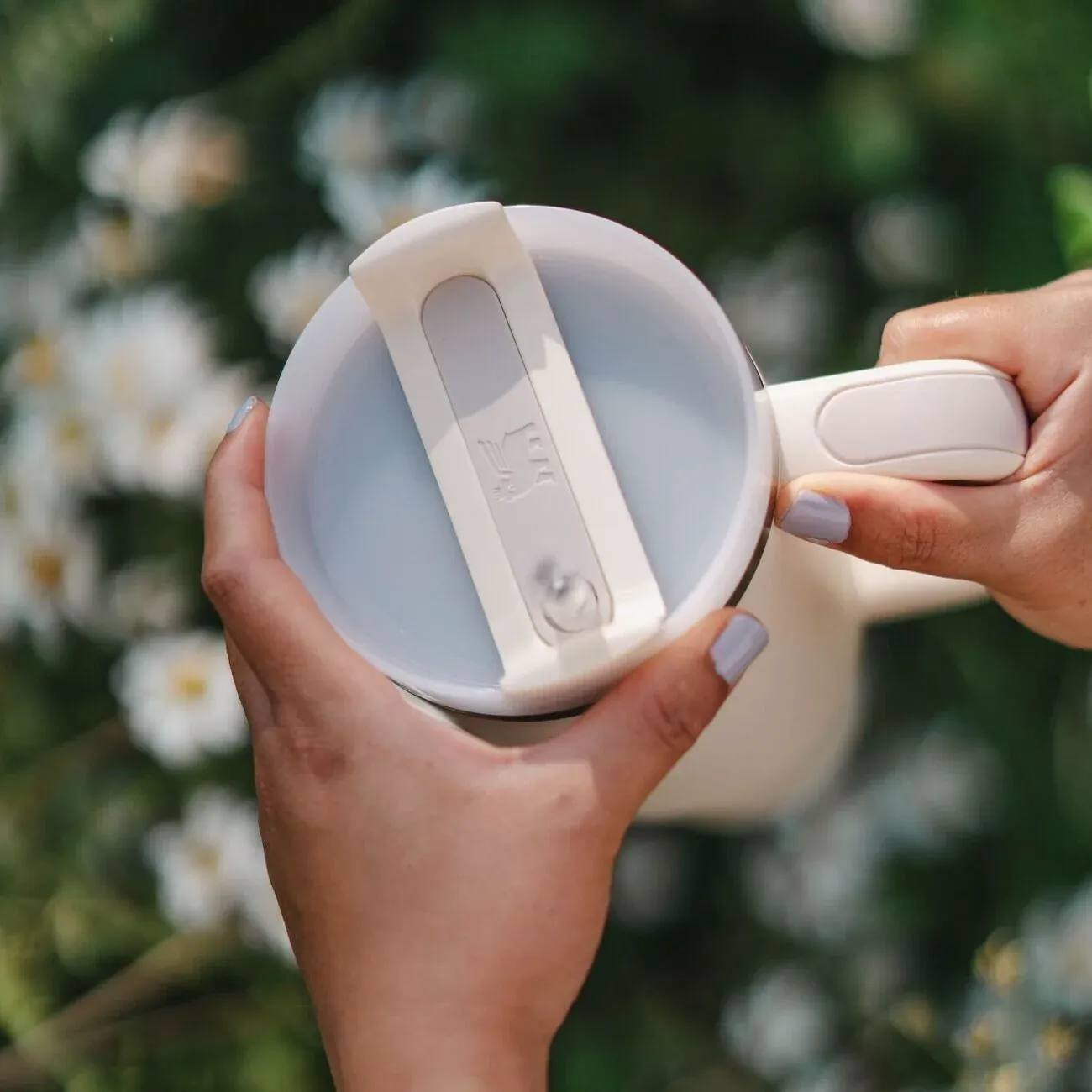 Stanley Quencher H2.0 Flowstate Tumbler 1.18L Cream 03