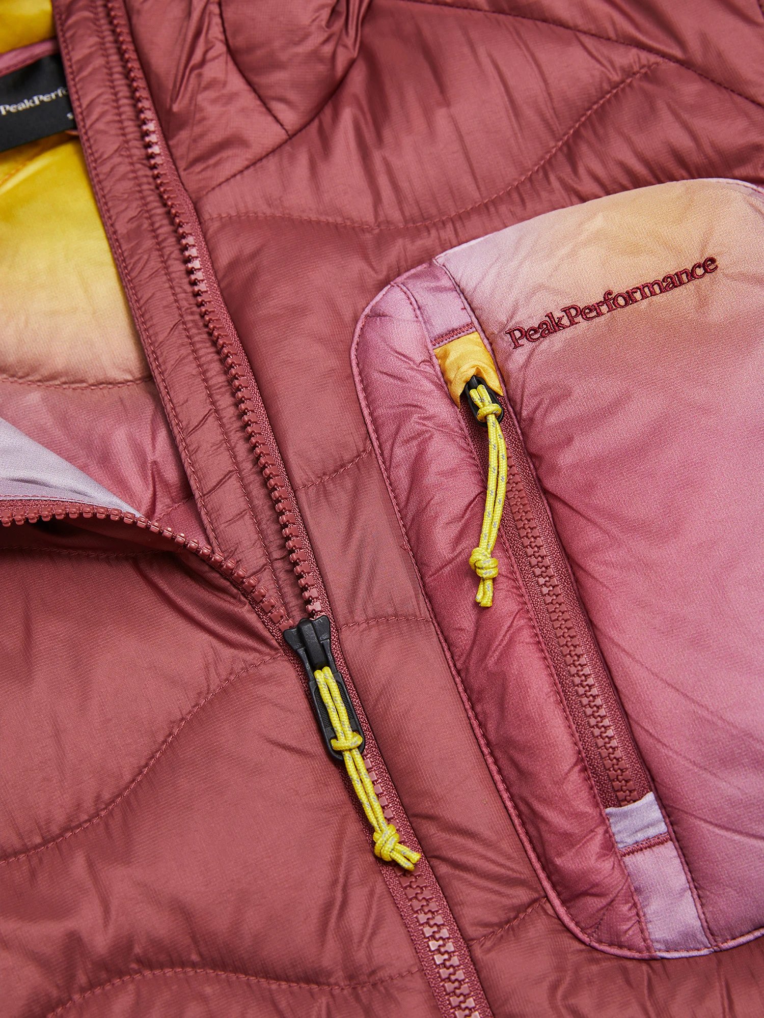 Peak Performance Women's Helium AOP Utility Down Hood Red 06