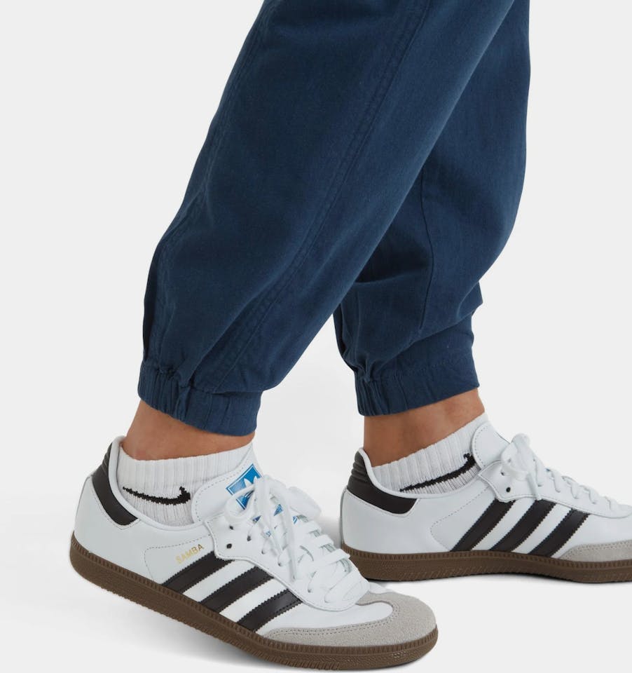 Sherpa Women's Palmo Pant Azure 04