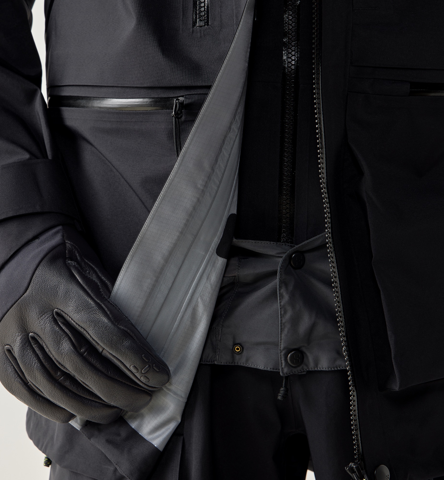 Haglöfs Men's Vassi GTX Pro II Jacket Musta 09