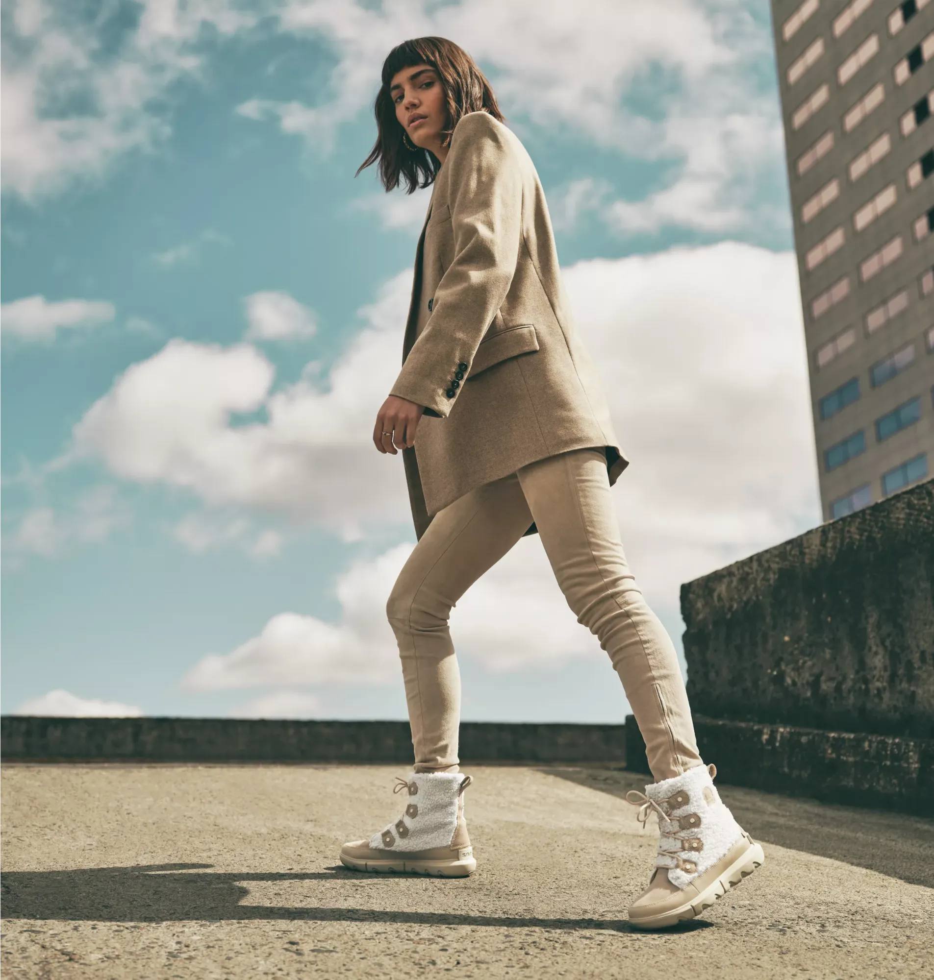 Sorel Explorer II Joan Cozy Fossil 10