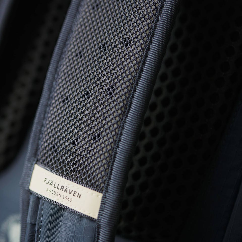 Fjällräven Abisko Hike 35 S/M Navy 02