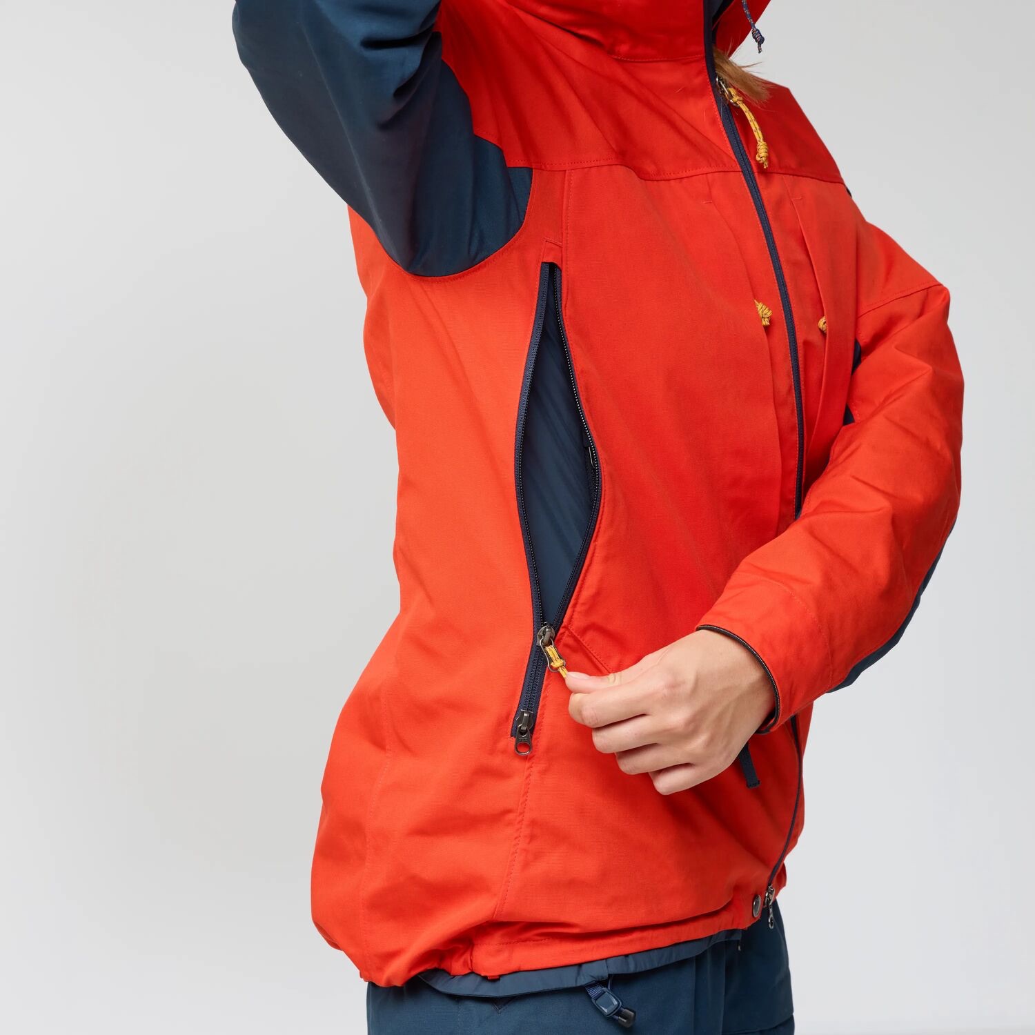 Fjällräven Women's Bergtagen G-1000 Jacket Flame 08