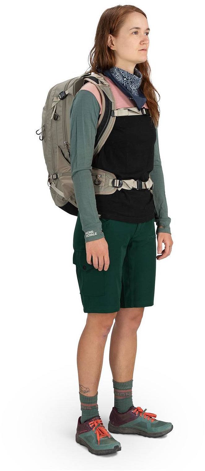 Osprey Escapist 25 Black 09