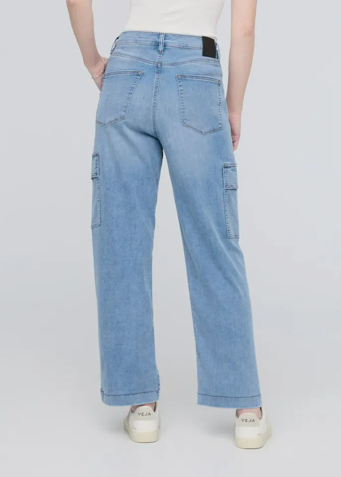 Duer Women's Performance Denim Lite Hi-rise Cargo Pacific 04