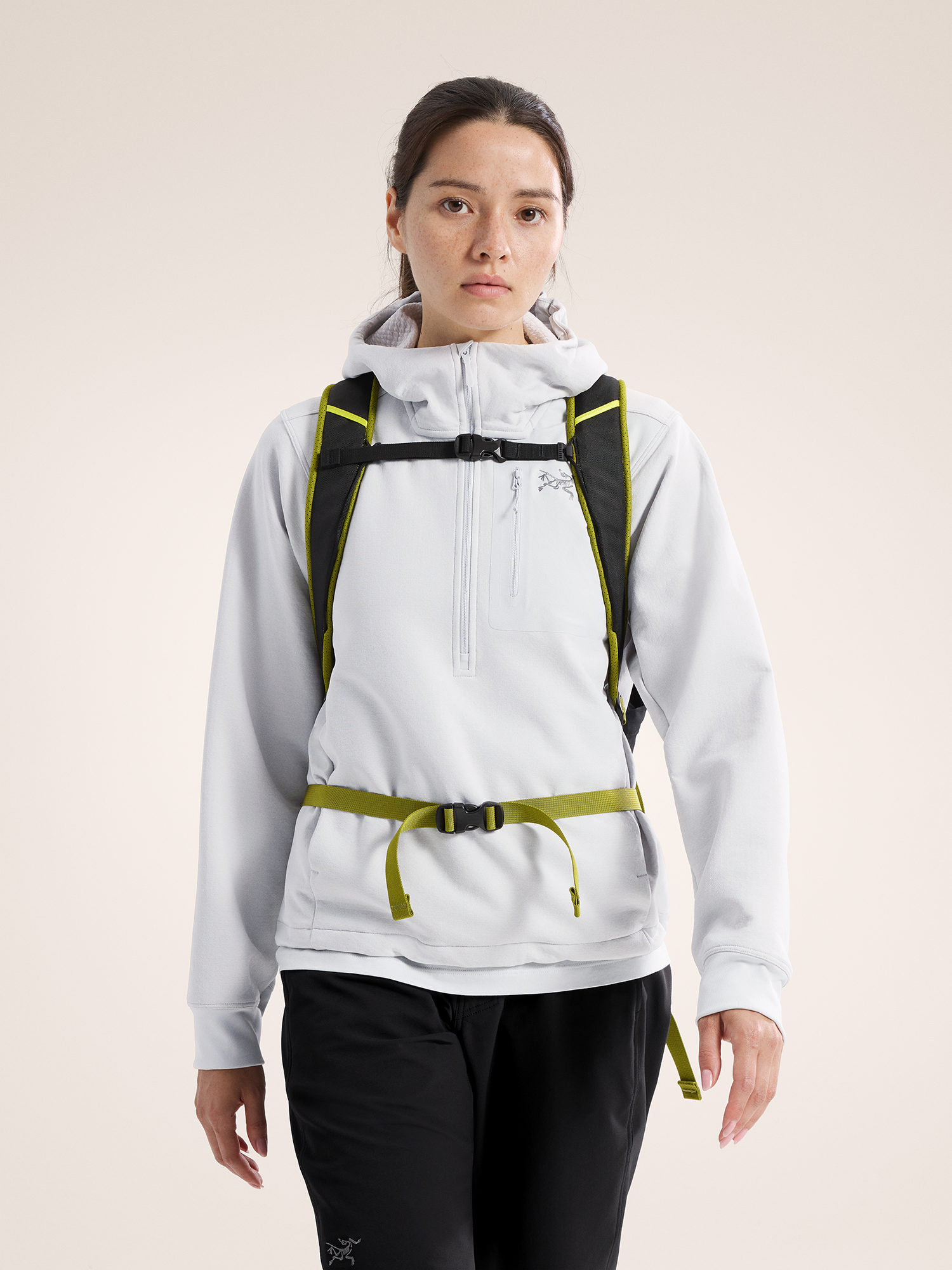 Arc'teryx Mantis 16 Black / Olive moss 05