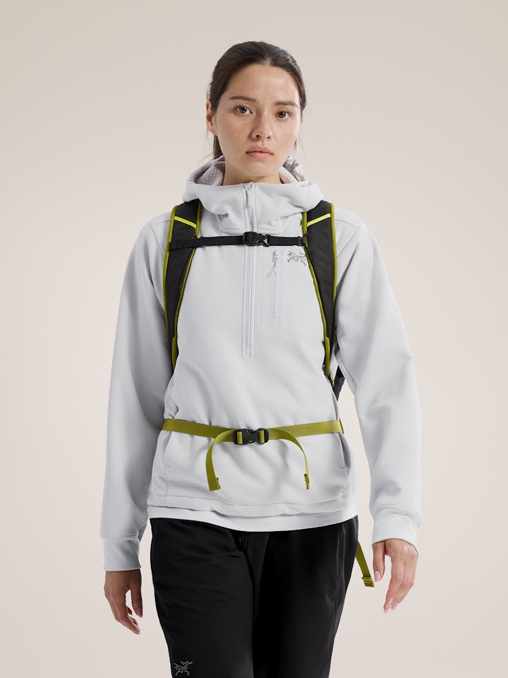 Arc'teryx Mantis 16 Black / Olive moss 05