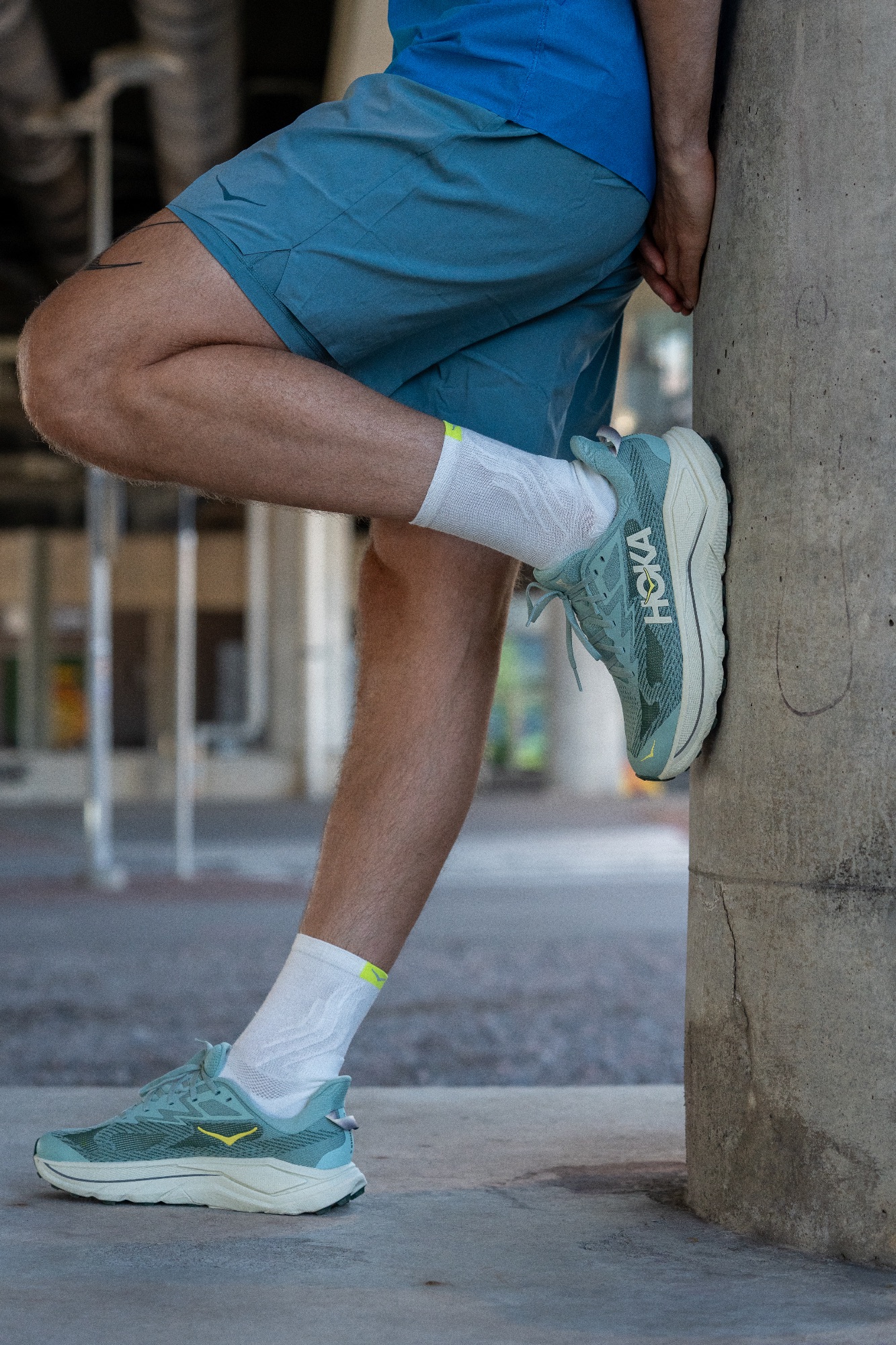 Hoka Men's Challenger 8 Jade / Truffle Salt 14