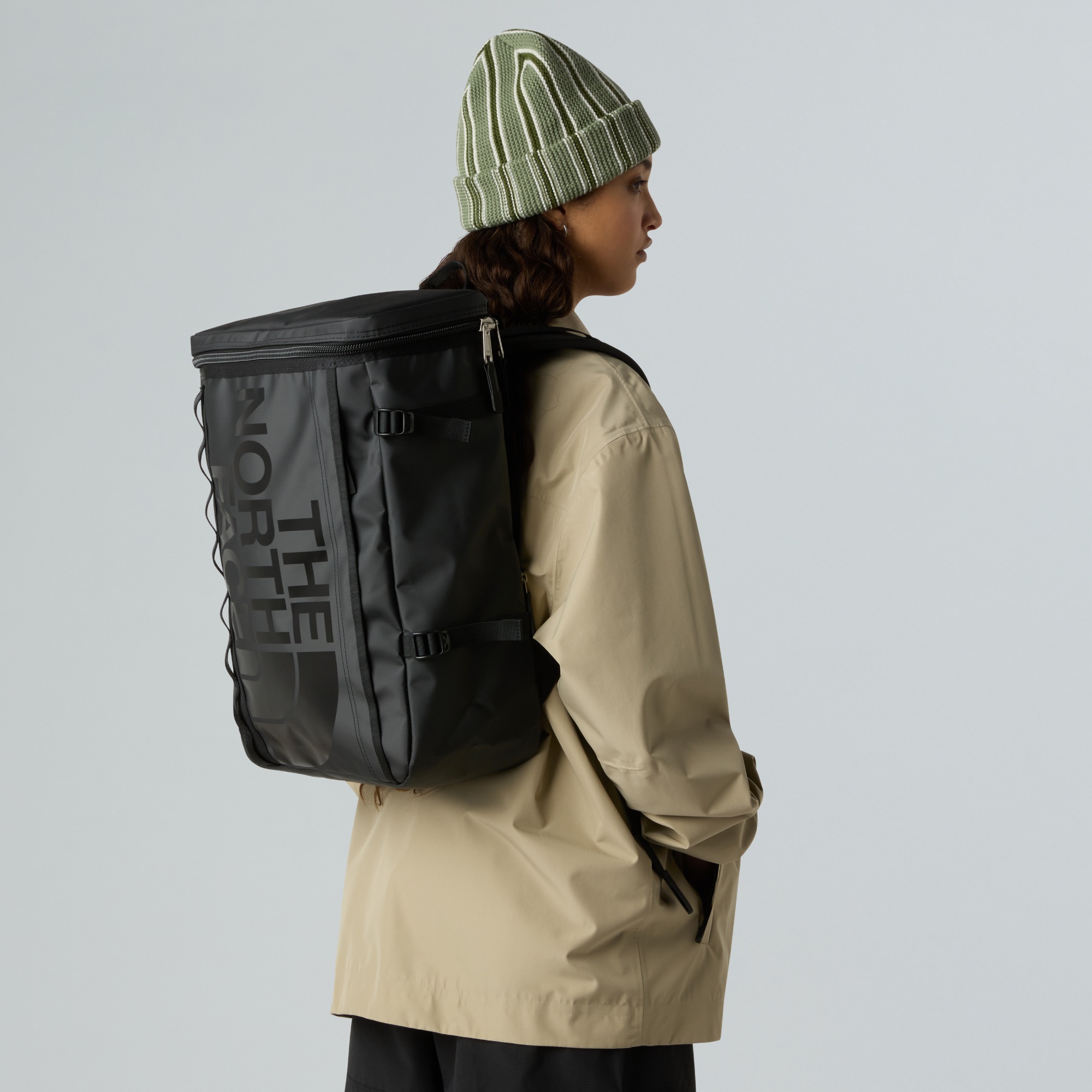 The North Face Base Camp Fuse Box Musta 02