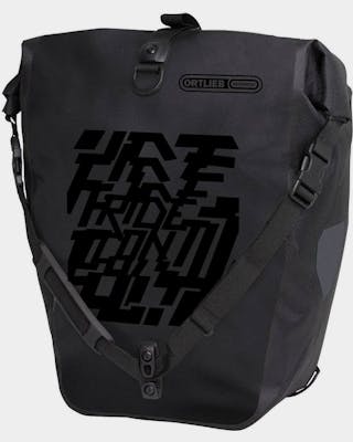 Back-Roller Design Ride On, one bag