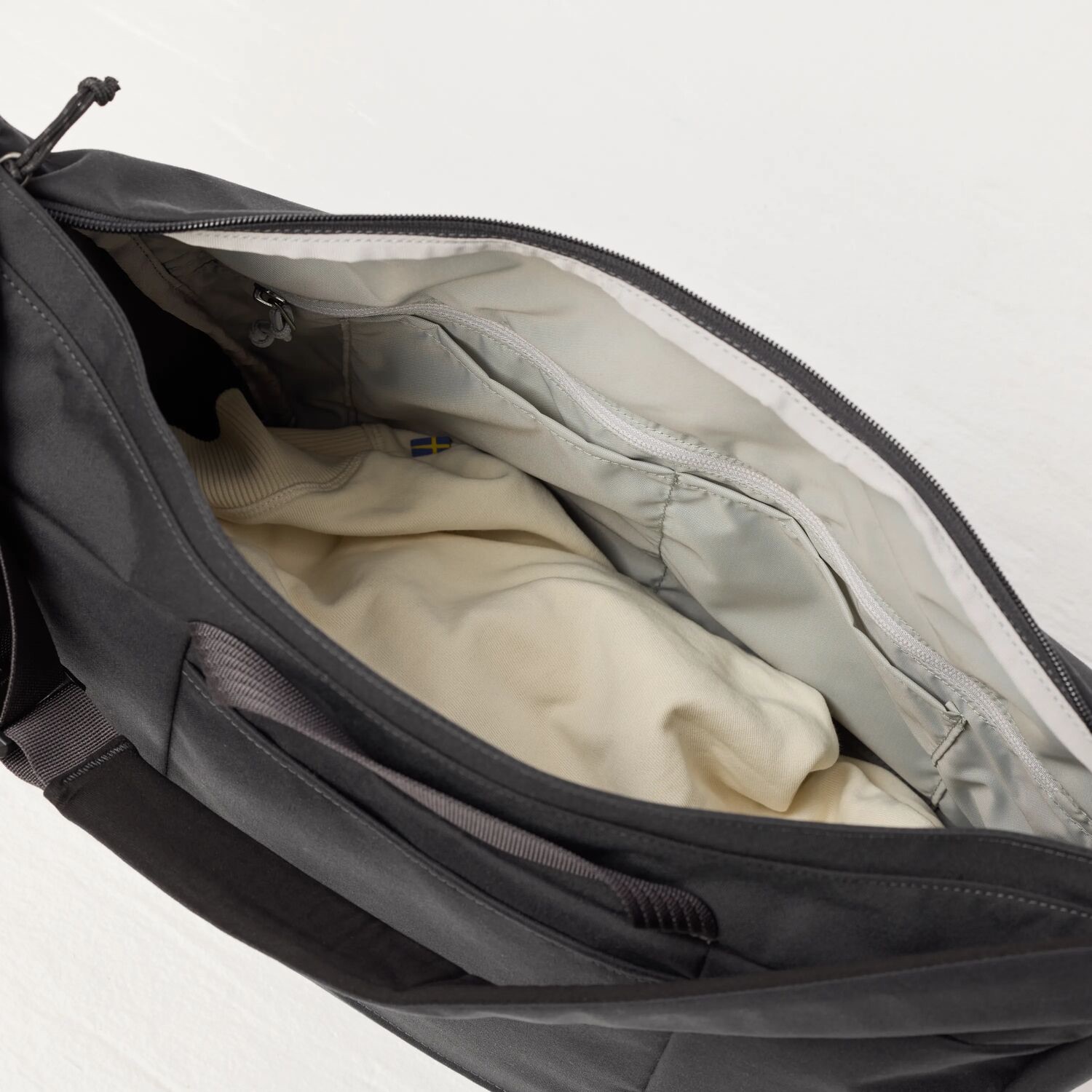 Fjällräven Färden Crossbody Coal 07