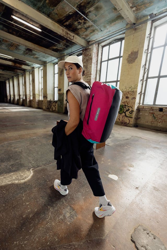 Ortlieb Duffle Lite Cyber 40L Pinkki / Sininen 02