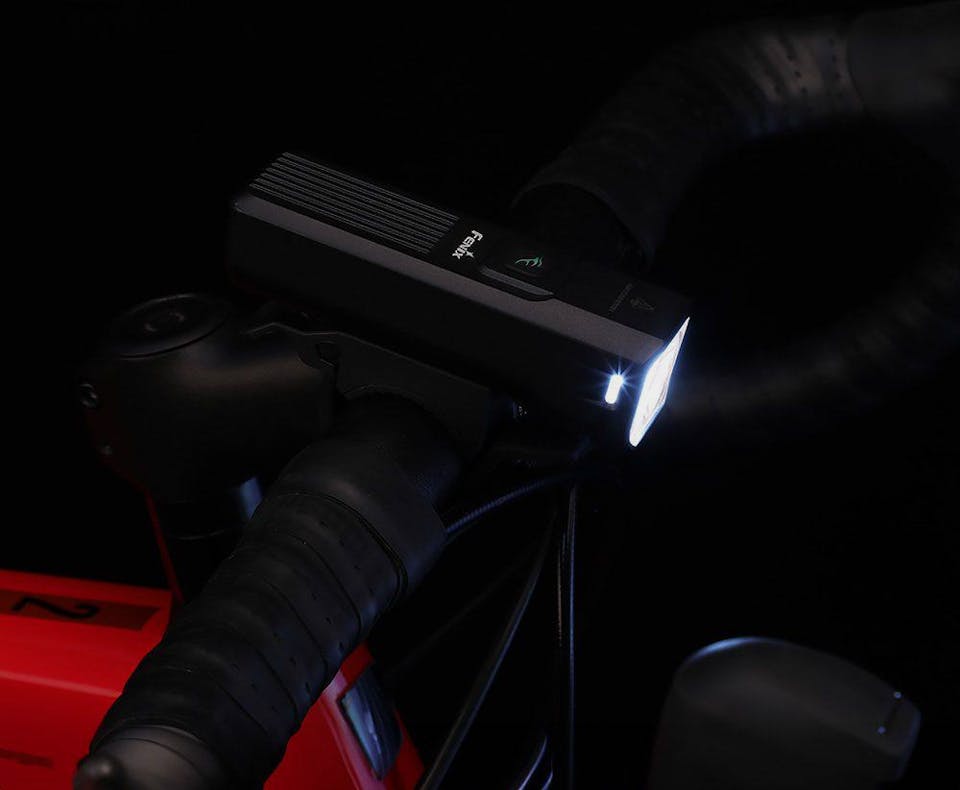 Fenix BC15R 400lm  10