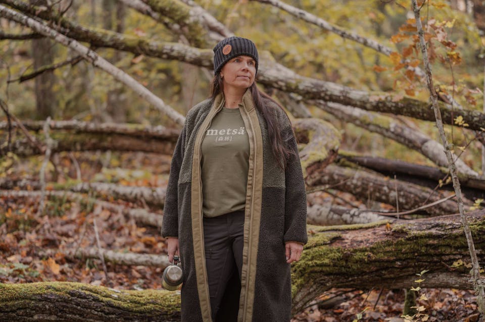Scandinavian Outdoor Metsänsuojelija sertifikaatti ja Metsä-Teepaita Dark grey 09
