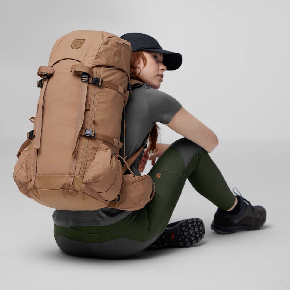Fjällräven Kajka 35 M/L Coal/Hiili 03
