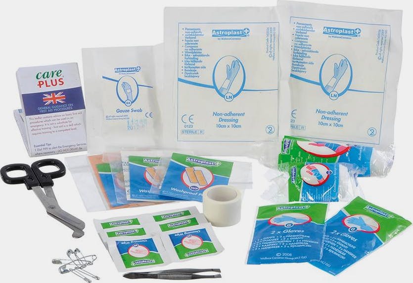 Care Plus First Aid Kit Compact  02