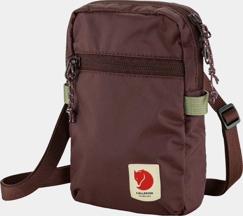 Fjällräven High Coast Pocket Blackberry 03
