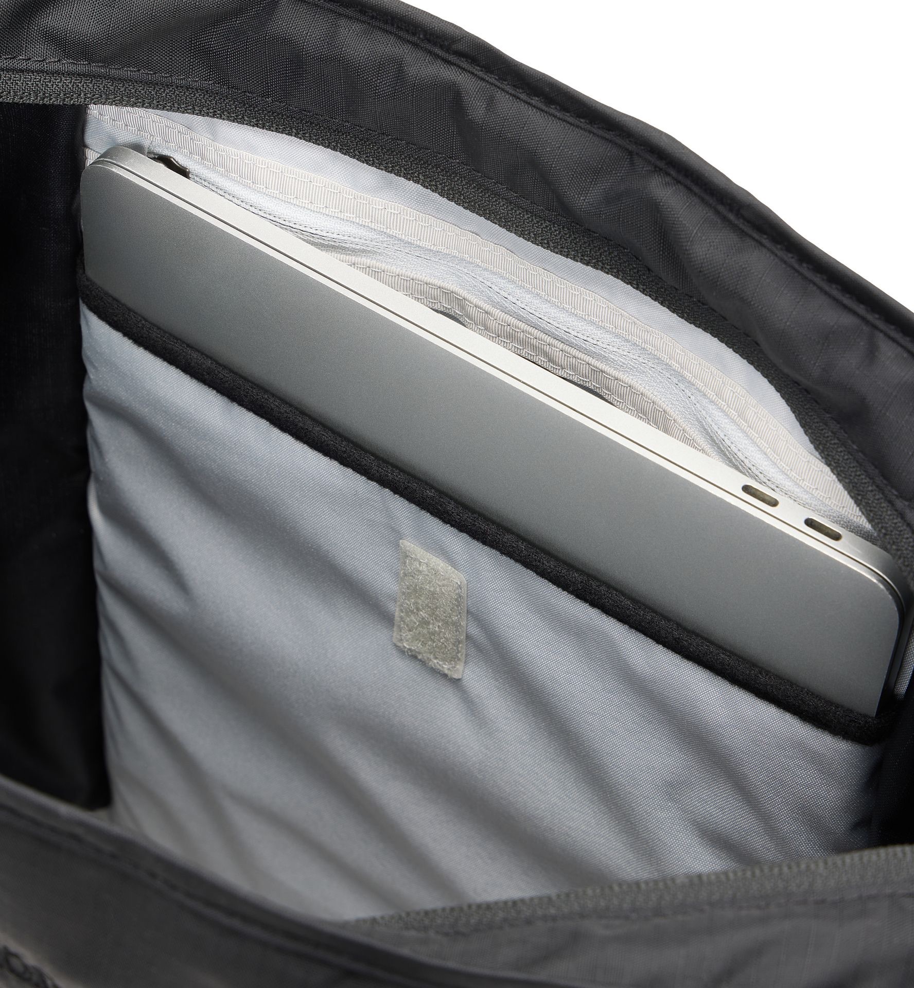 Haglöfs Tight Tote 25 Musta / Harmaa 07