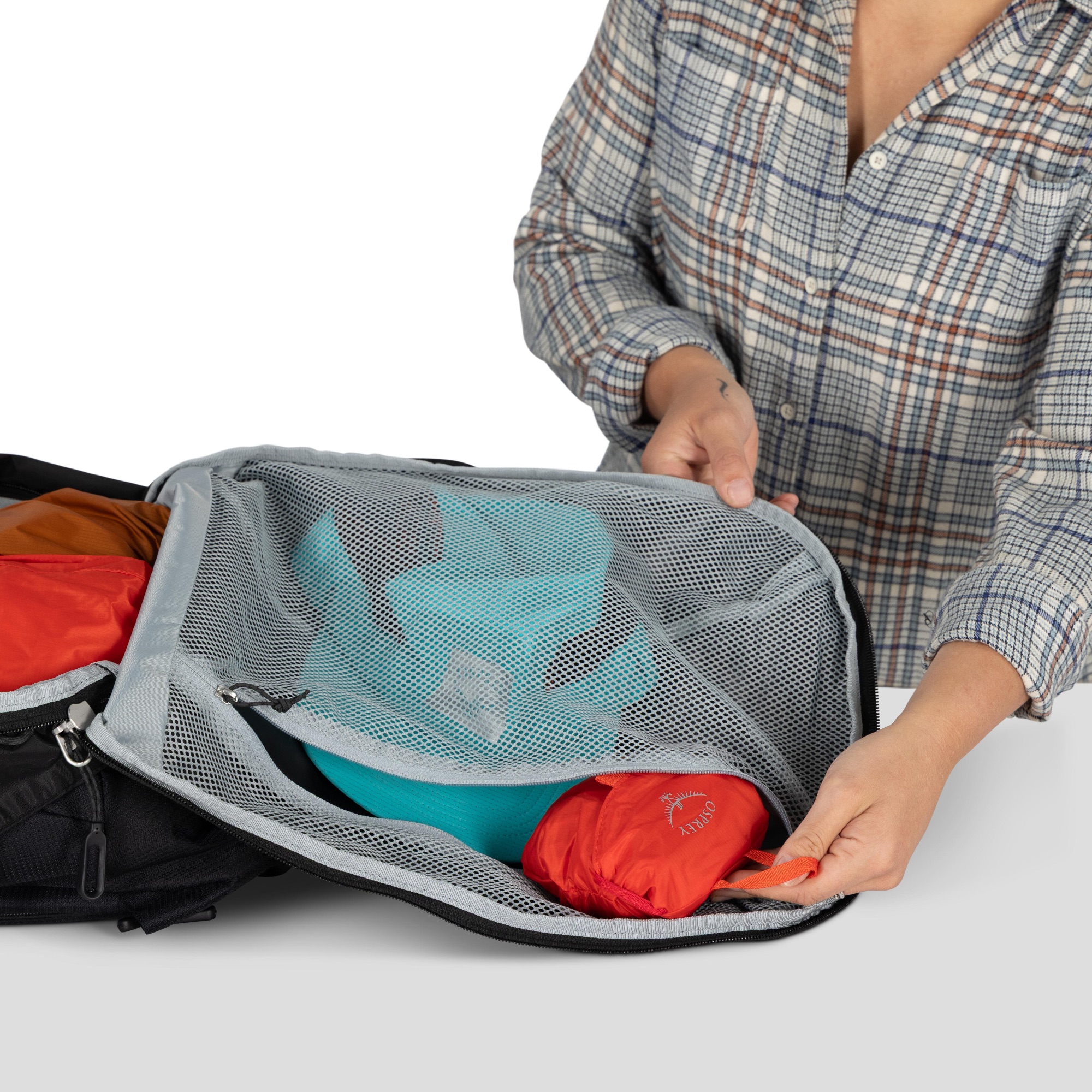 Osprey Fairview 55 Black 07