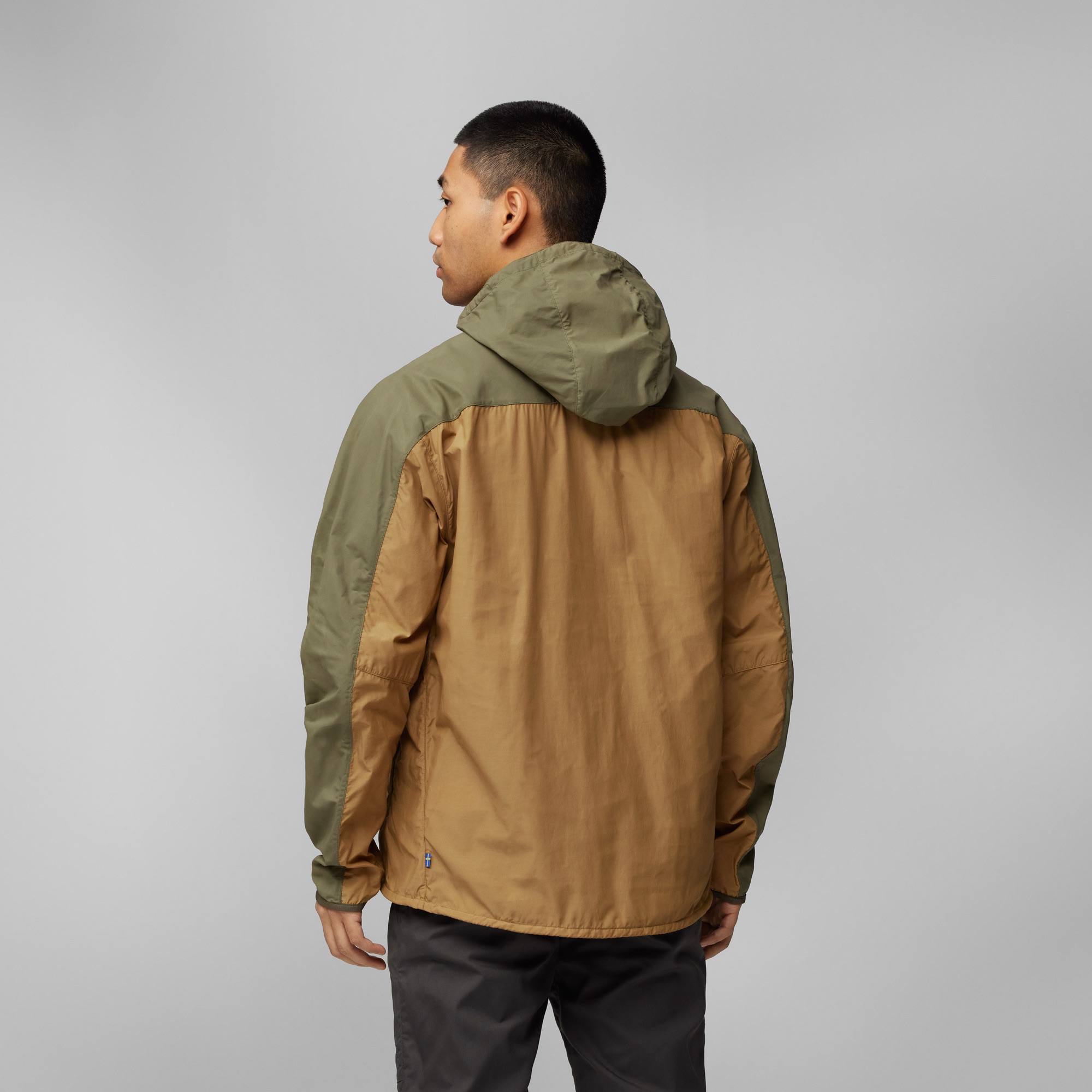 Fjällräven Men's High Coast Wind Jacket Buckwheat Brown / Green 04