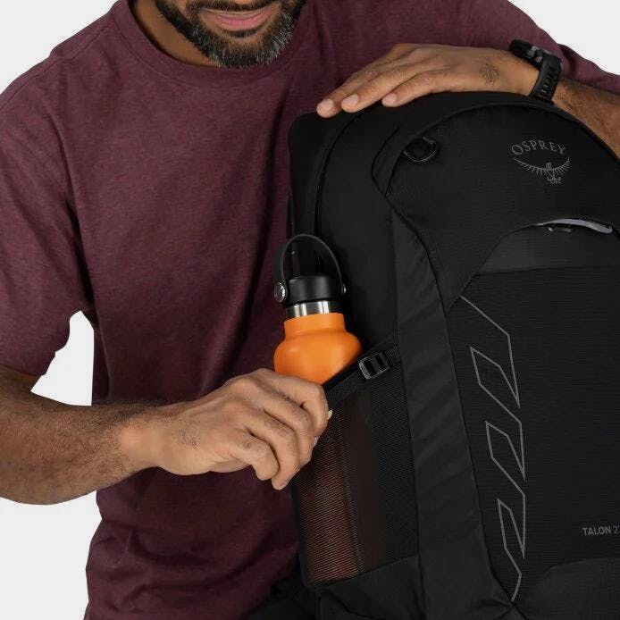 Osprey Talon 22 Musta/Coal 11