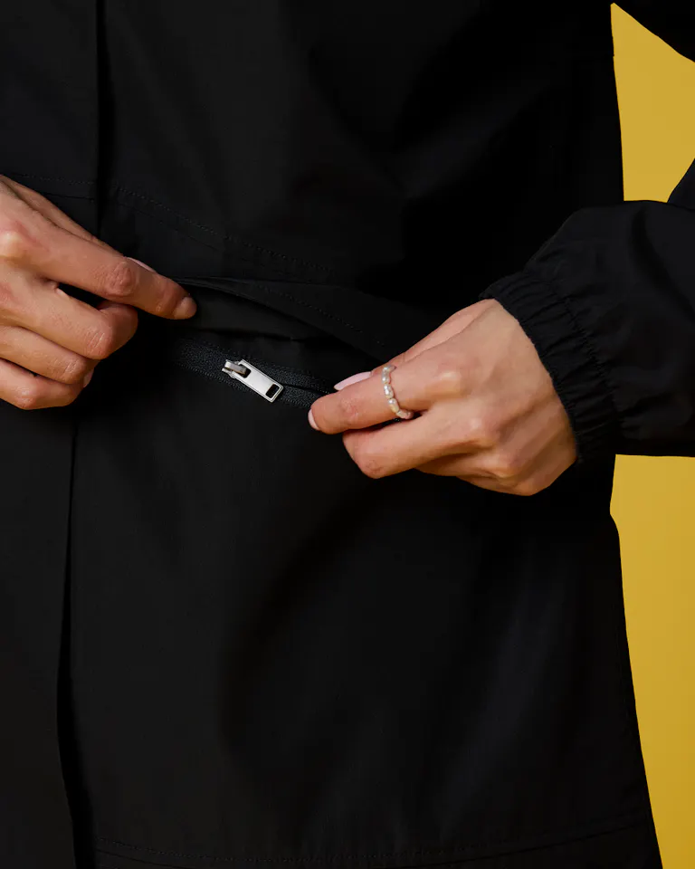 Cotopaxi Women's Rayu Rain Parka Black 05