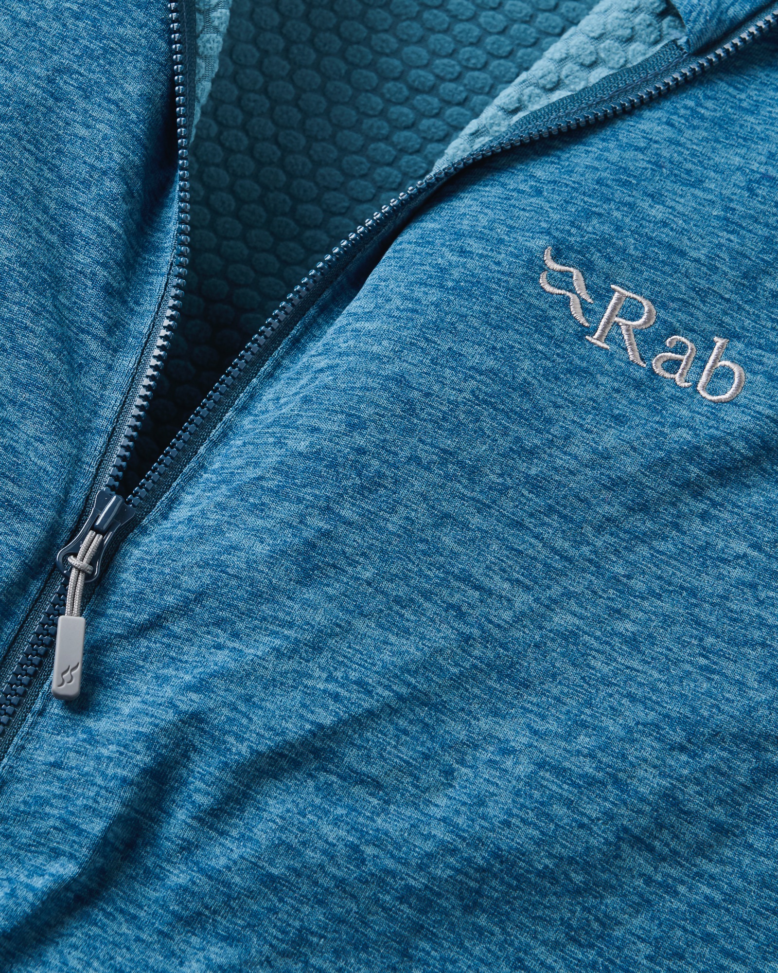 Fjällräven Vardag 25 ja Rab Men's Nexus Hoody Musta 32