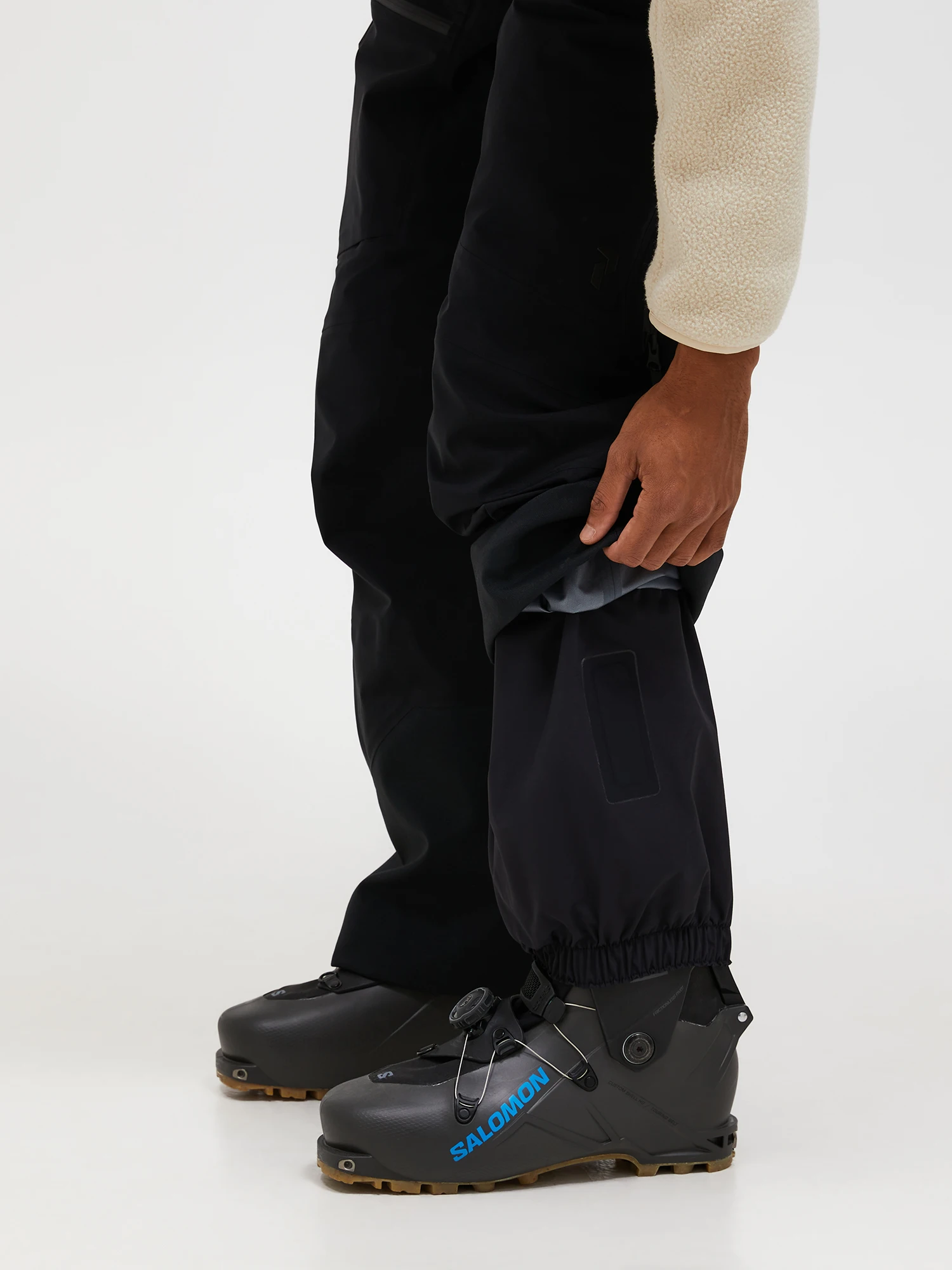 Peak Performance Men's Alpine GTX C-Knit 3L Pant Musta 02