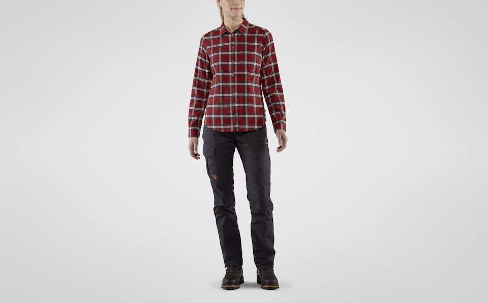Fjällräven Övik Flannel W LS Shirt Dark navy 03