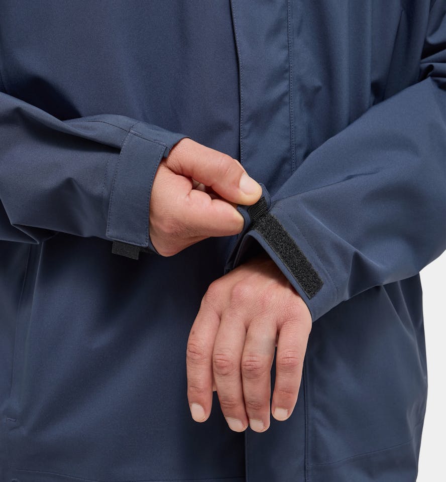 Merrell Men's Moab 3 GTX & Haglöfs Breeze Proof Jacket Musta 26